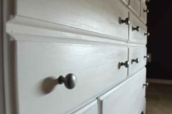 How To Get A Smooth White Finish With Annie Sloan Chalk Paint