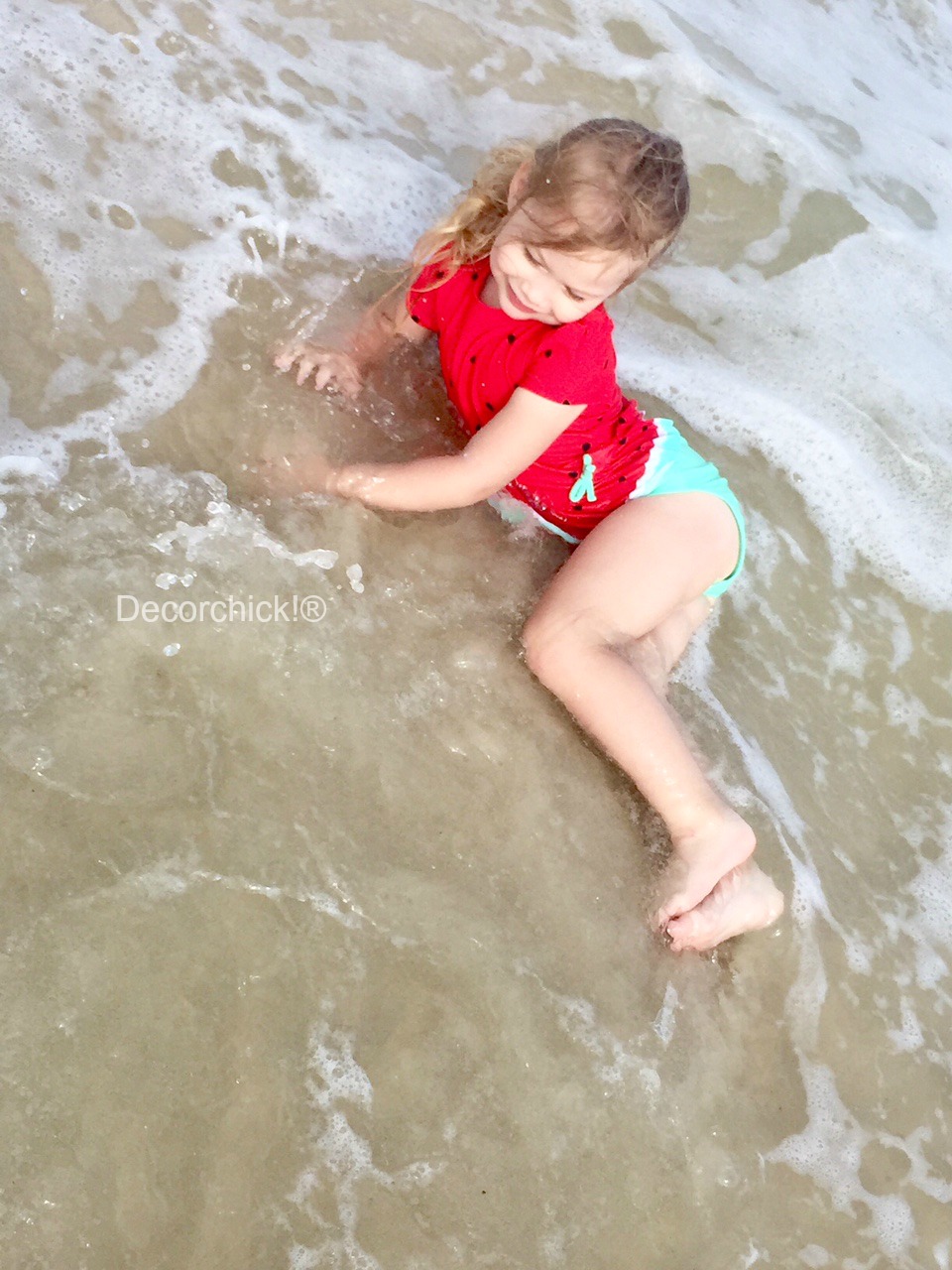 Ellie Beach Pose | Decorchick!®