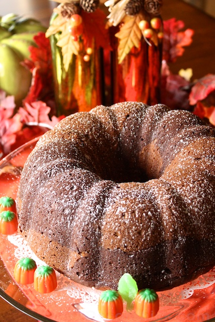 Delicious Marbled Pumpkin and Chocolate Bundt Cake