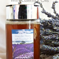 Homemade Lavender Honey | www.decorchick.com